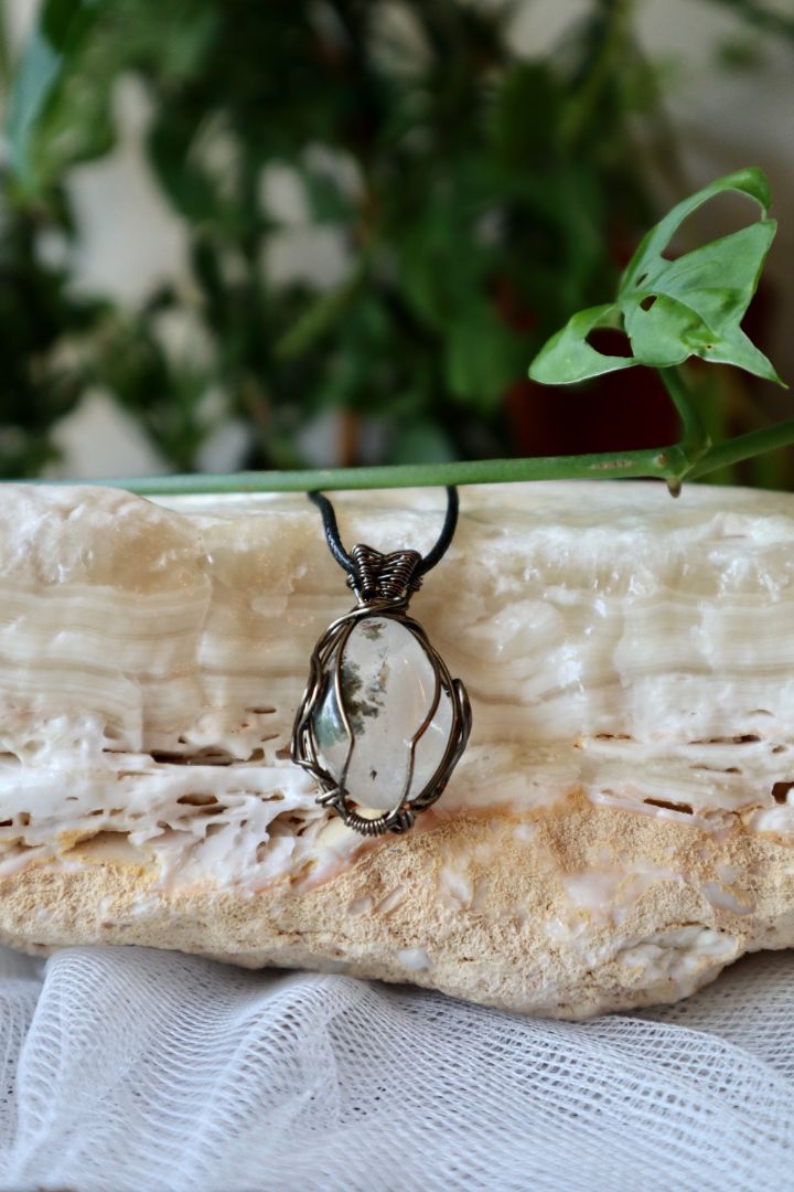 Garden Quarts Wire Wrap