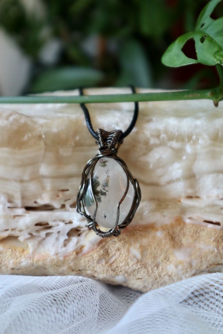Garden Quarts Wire Wrap