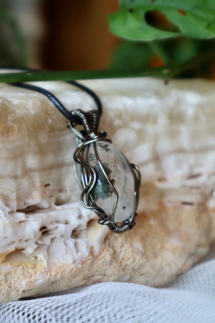Garden Quarts Wire Wrap